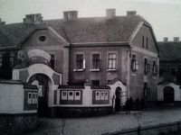 Vrátnice dávno