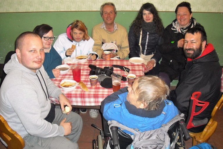 S dobrovolníky do Zubrnic