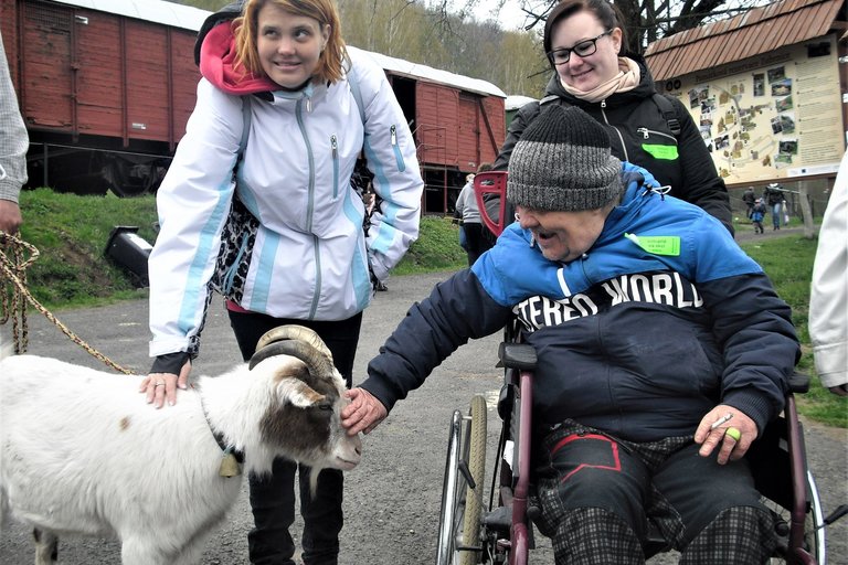 S dobrovolníky do Zubrnic